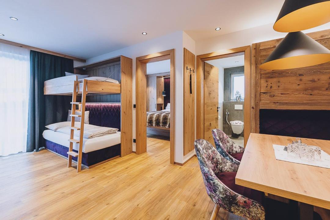 Dorfkrug Kaprun - Luxury Suites & Appartements Exterior foto